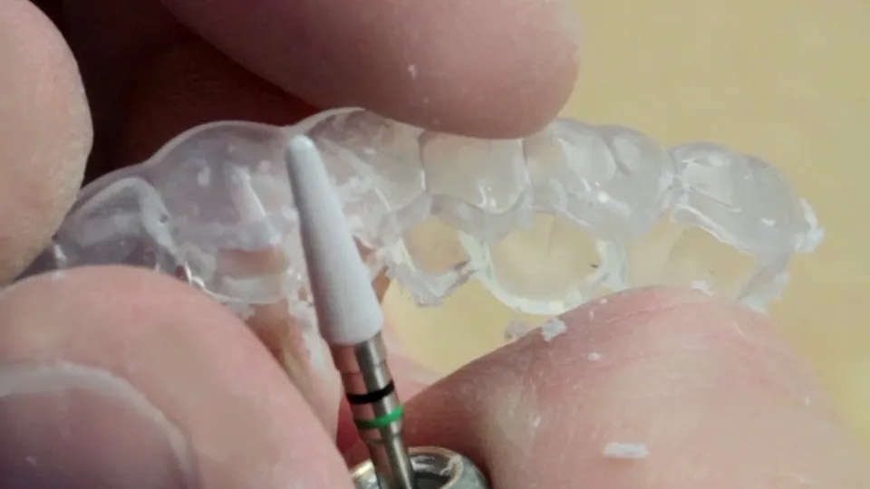 komet-diao-video-bearbeitung-weichbleibende-tiefziehschiene image 1